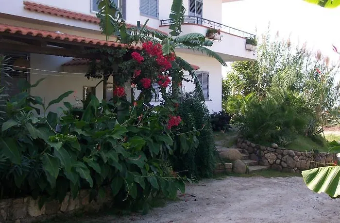 Aparthotel Pantaleo 3*