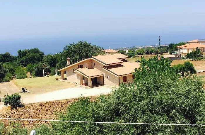 Pantaleo Aparthotel 3*