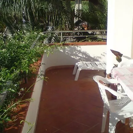 Pantaleo 아파트호텔